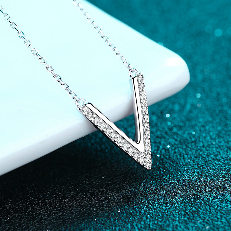 Wholesale 925 Silver V-shaped Moissanite Micro-set Necklace